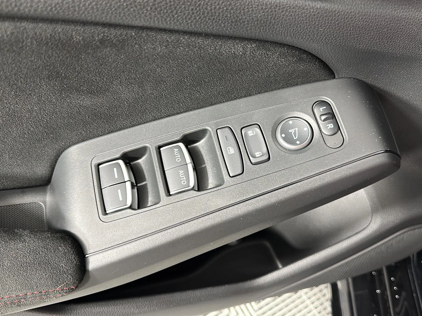 Used 2025 Crystal Black Pearl Honda Type R image 13