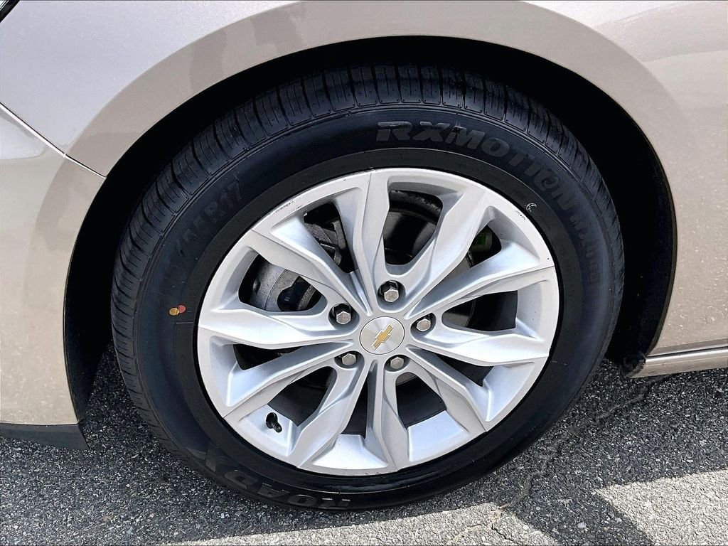 Used 2023 Gray Chevrolet LT image 7
