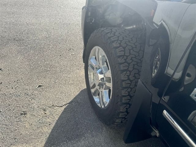 Used 2019 Black Chevrolet High Country image 16