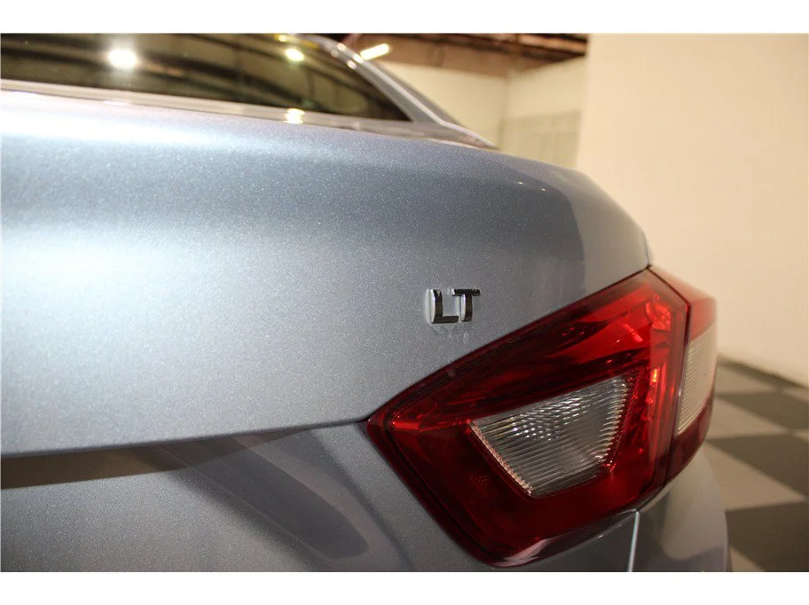 Used 2018 Arctic Blue Metallic Chevrolet LT image 17