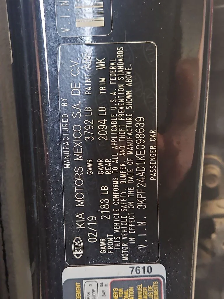 Used 2019 Black Kia LXS image 38