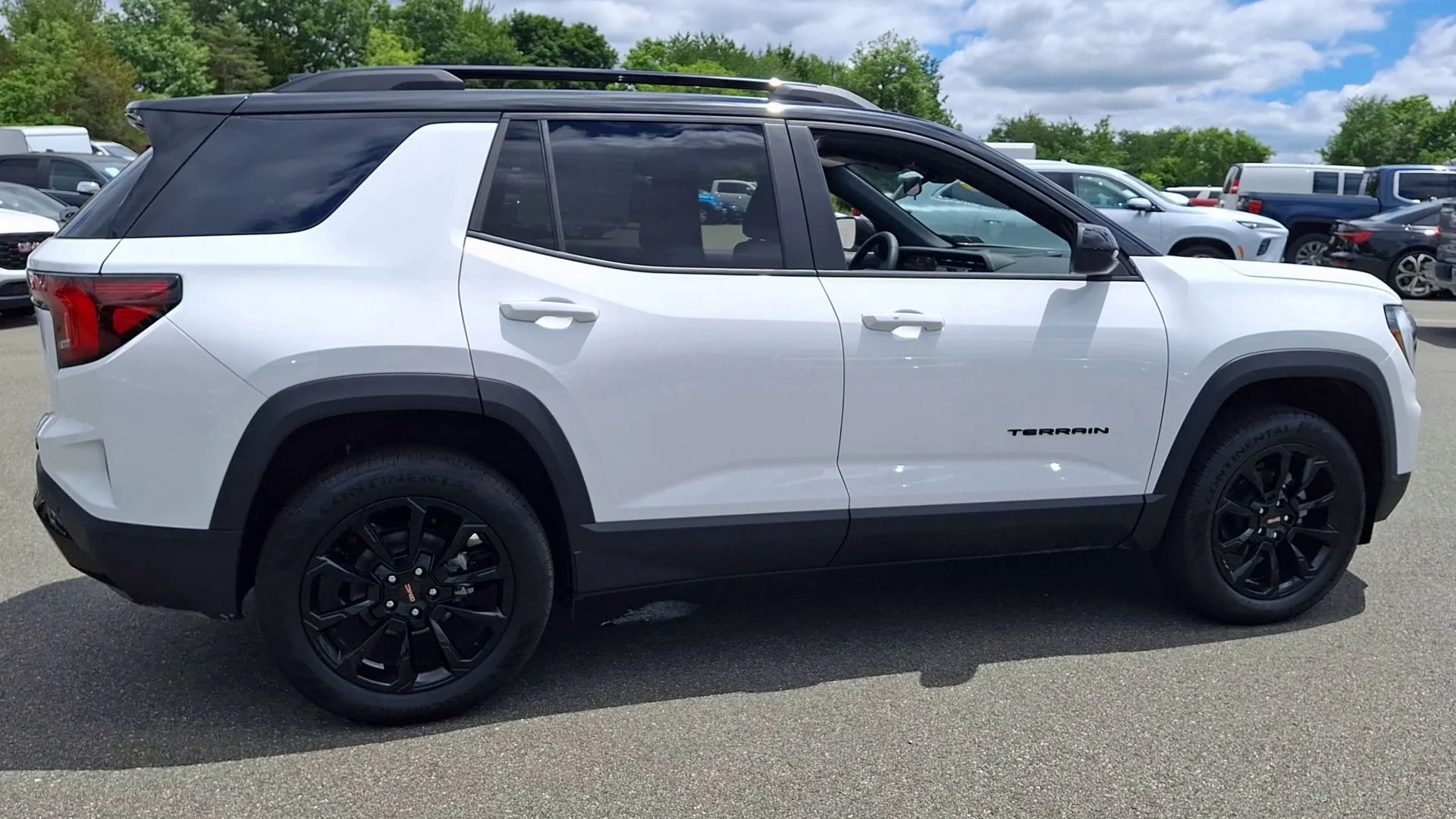 New 2026 Summit White GMC Elevation image 27
