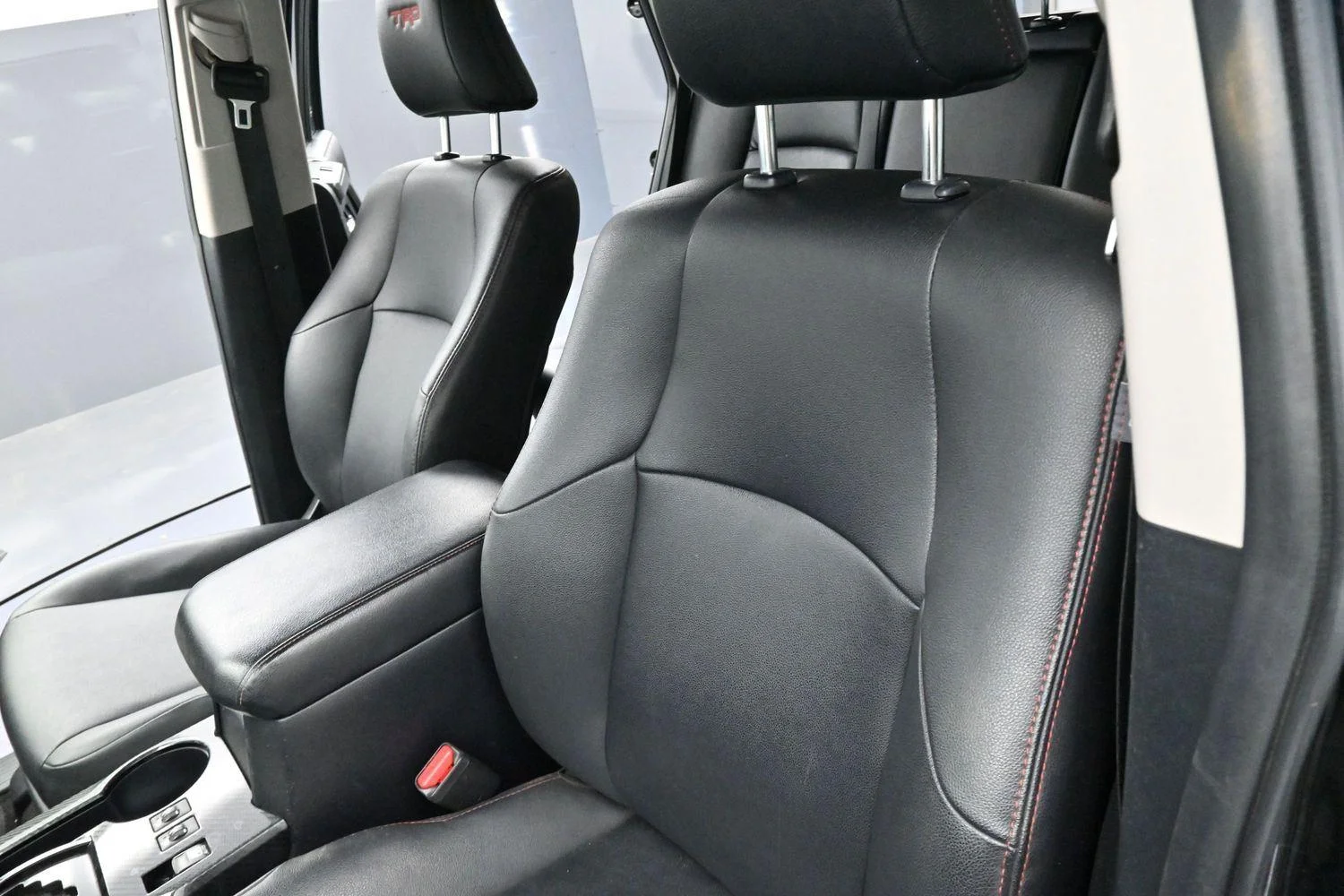 Used 2021 Midnight Black Metallic Toyota TRD Off Road Premium image 15