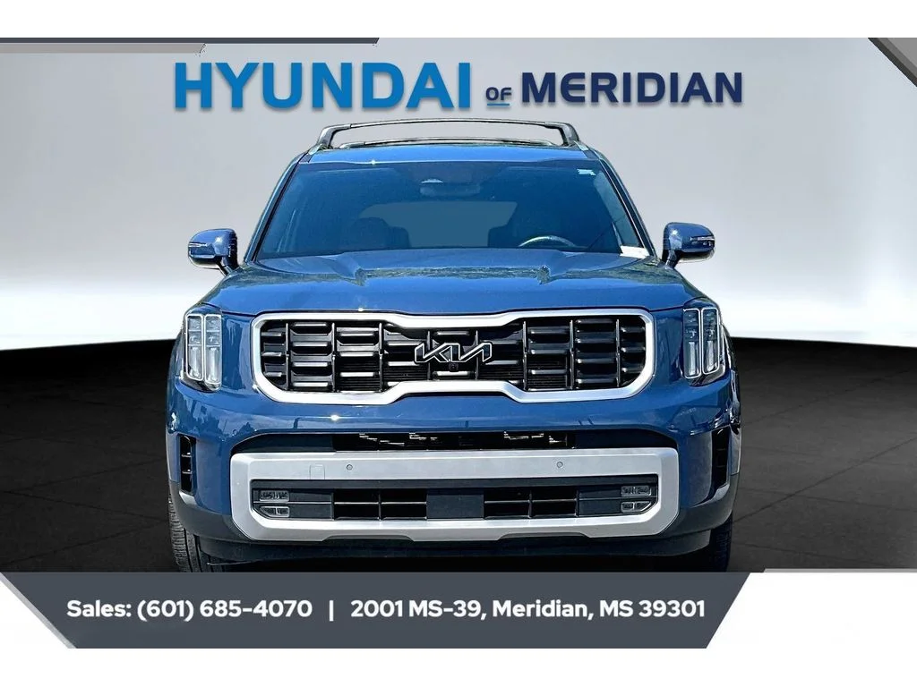 Used 2023 Midnight Lake Blue Kia SX image 3