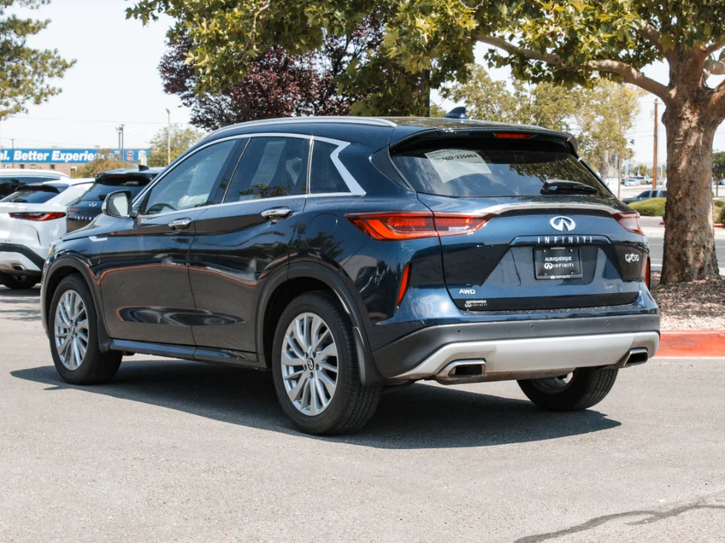 Used 2024 Hermosa Blue INFINITI LUXE image 7