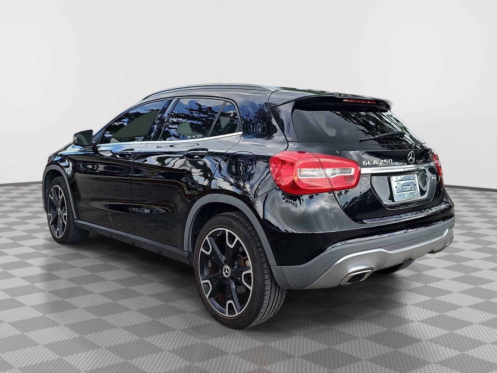 Used 2019 White Mercedes-Benz GLA 250 image 6