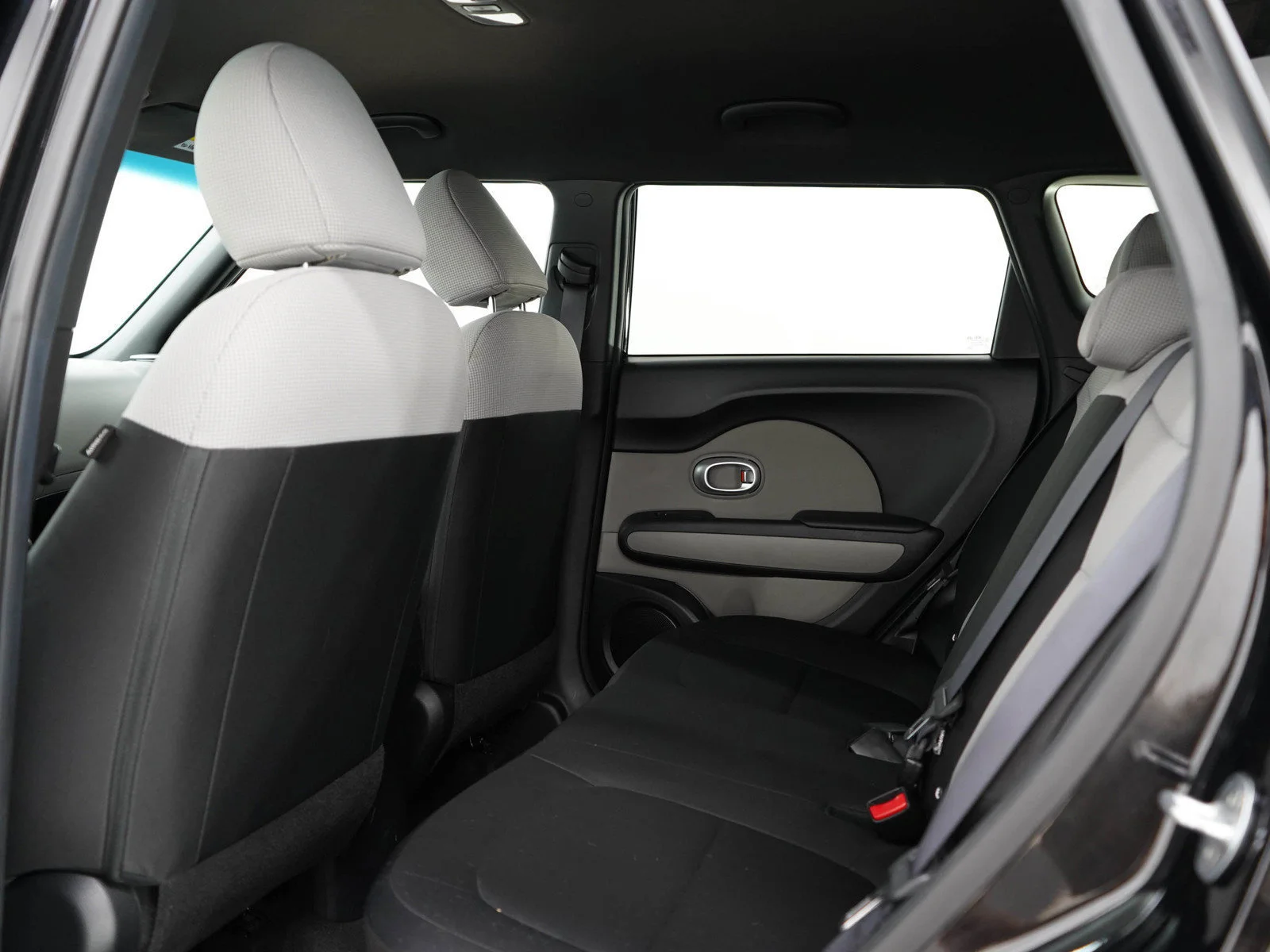 Used 2015 Shadow Black Kia  image 17