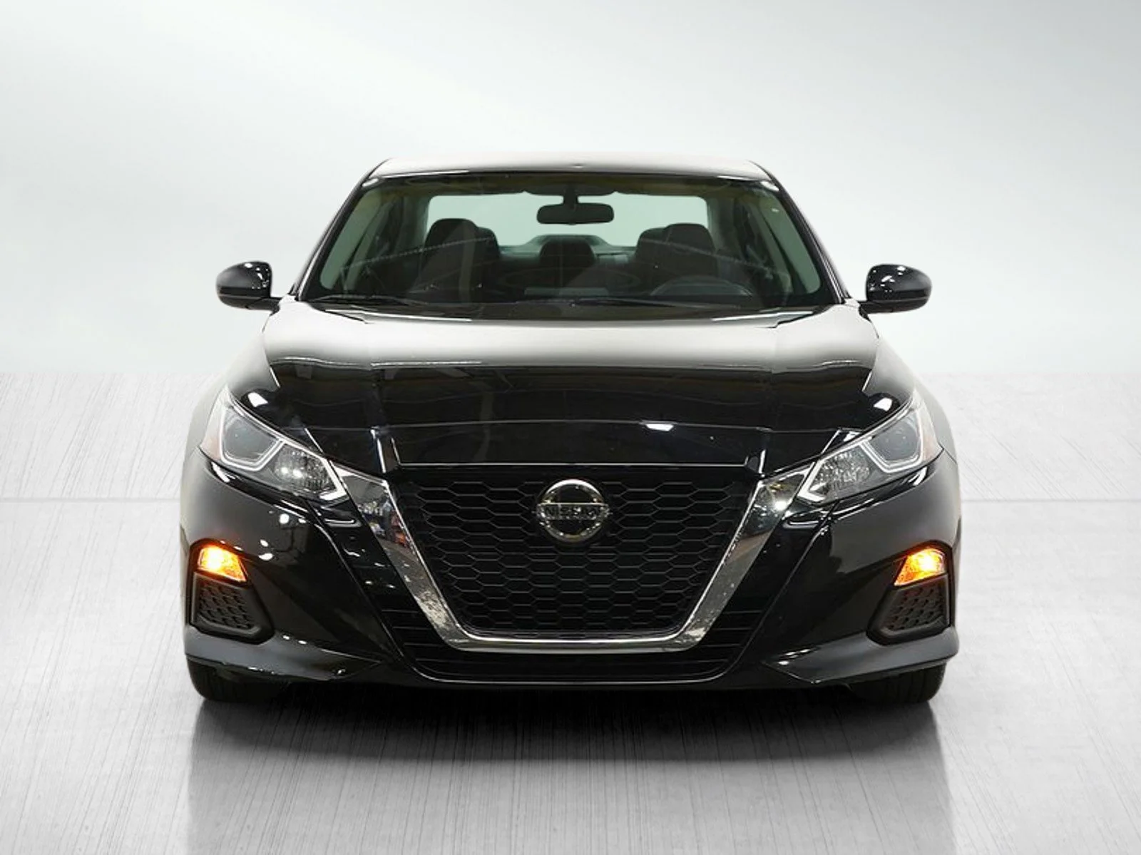 Used 2019 Super Black Clearcoat Nissan 2.5 S image 8
