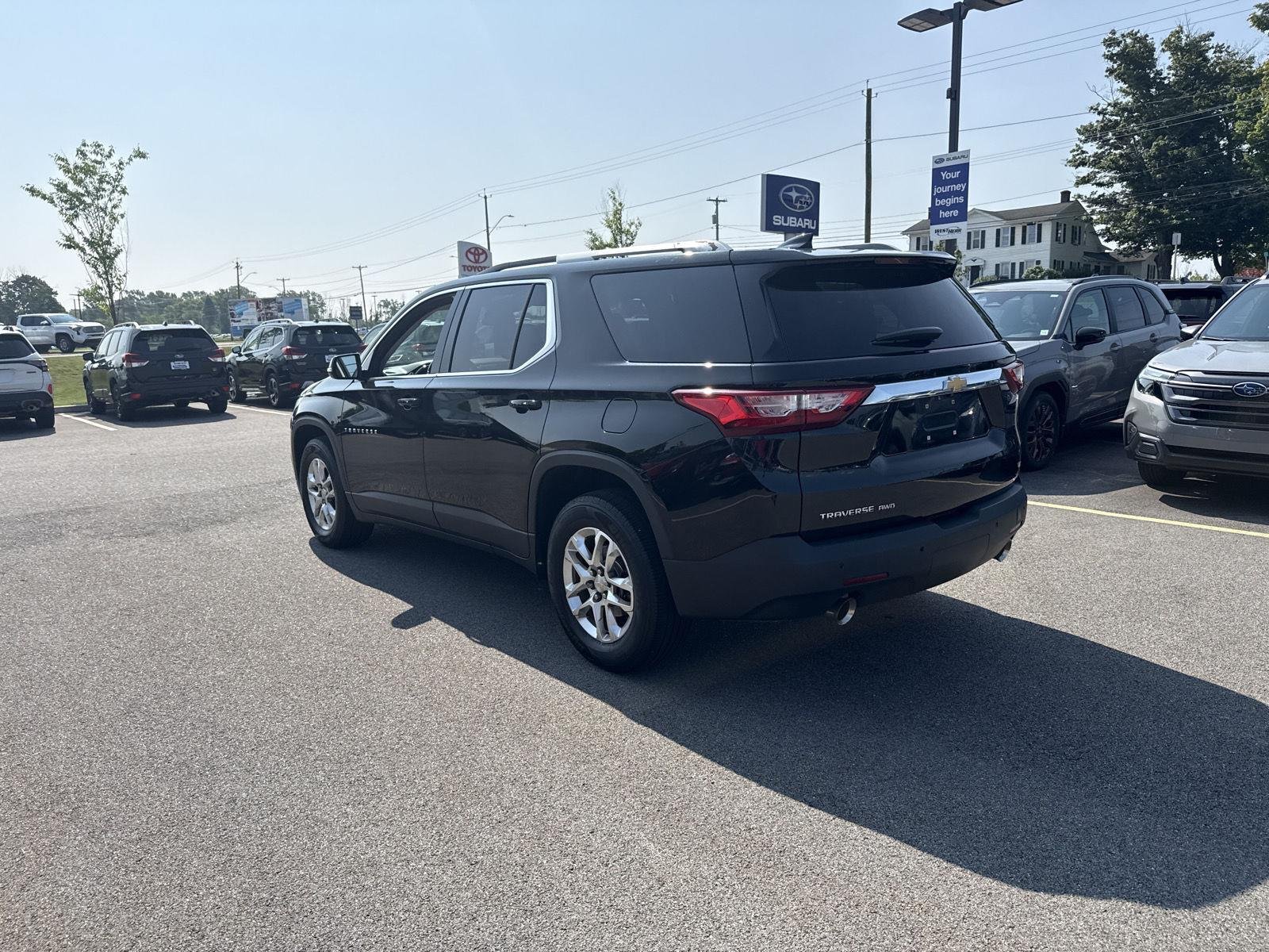 Used 2018 Mosaic Black Metallic Chevrolet LT Cloth image 5