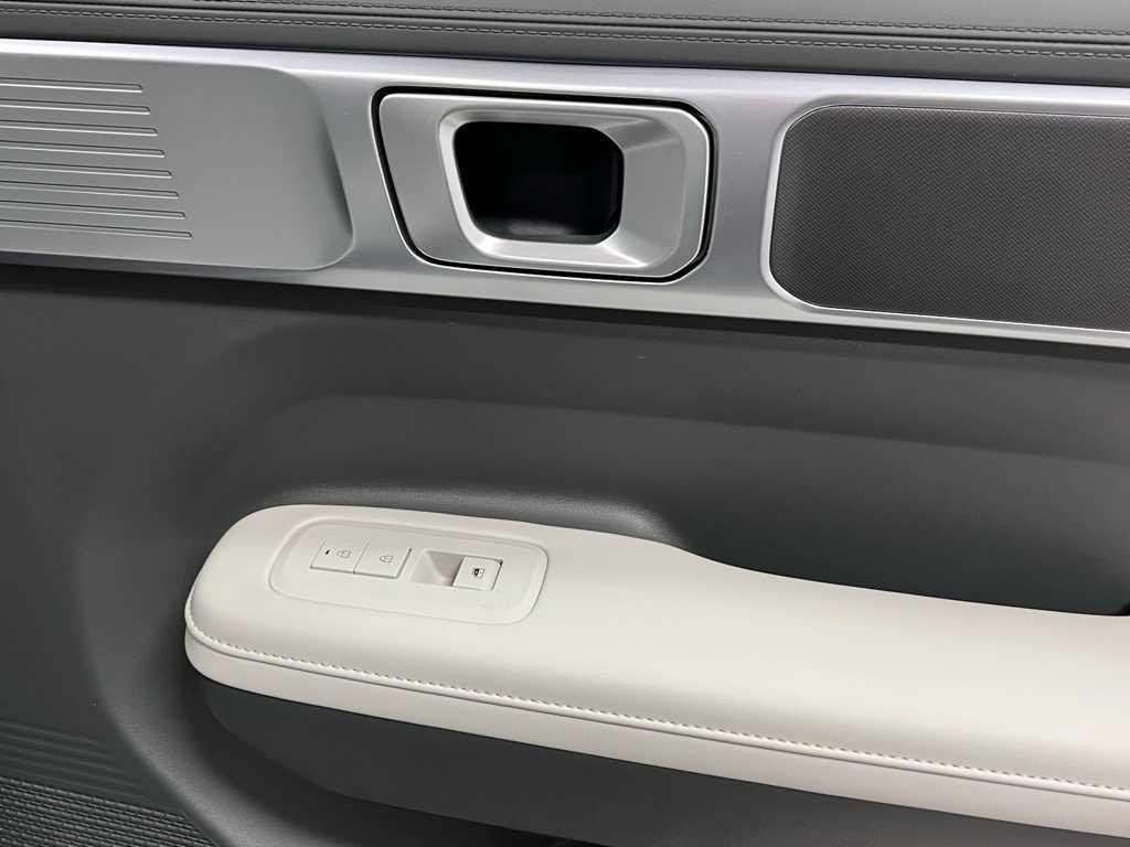 New 2025 Shimmering Silver Hyundai SEL AWD image 54