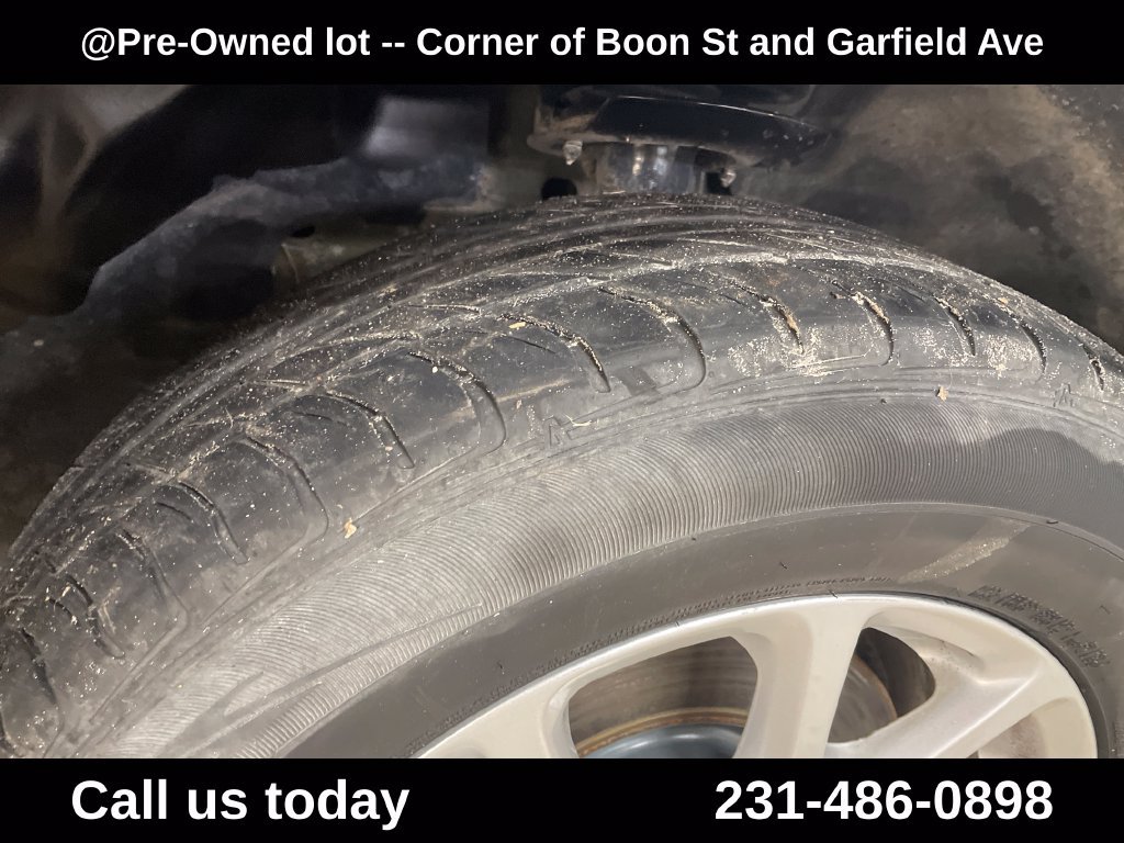 Used 2015 Black Jeep Latitude image 20