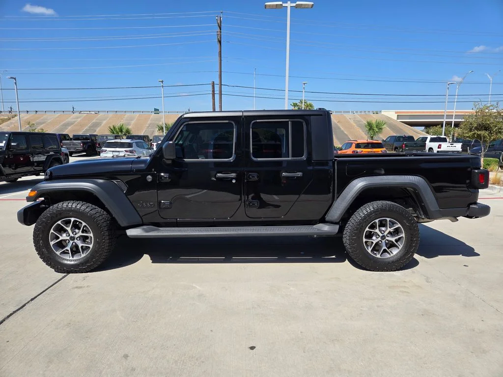 Used 2025 Black Jeep Sport S image 6