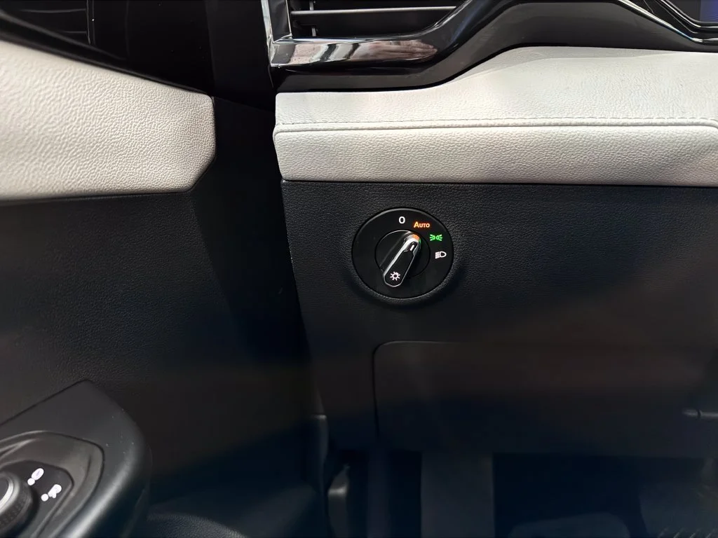 2025 Volkswagen Taos S - Photo 24