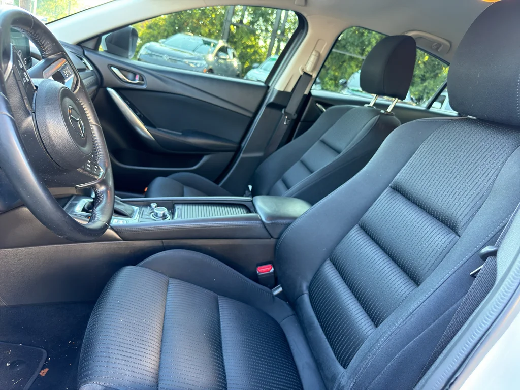 Used 2017 Snowflake White Pearl Mica Mazda Sport image 2