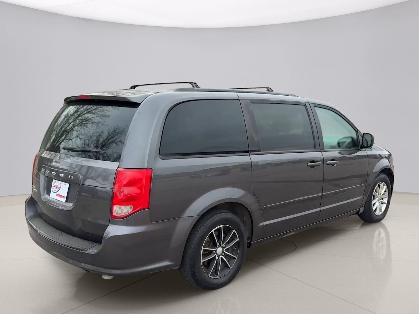 Used 2017 Gray Dodge SE image 5