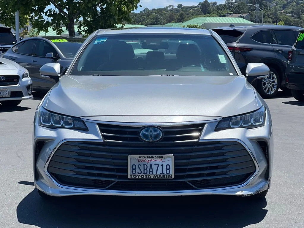 Used 2020 Silver Toyota XLE Plus image 9