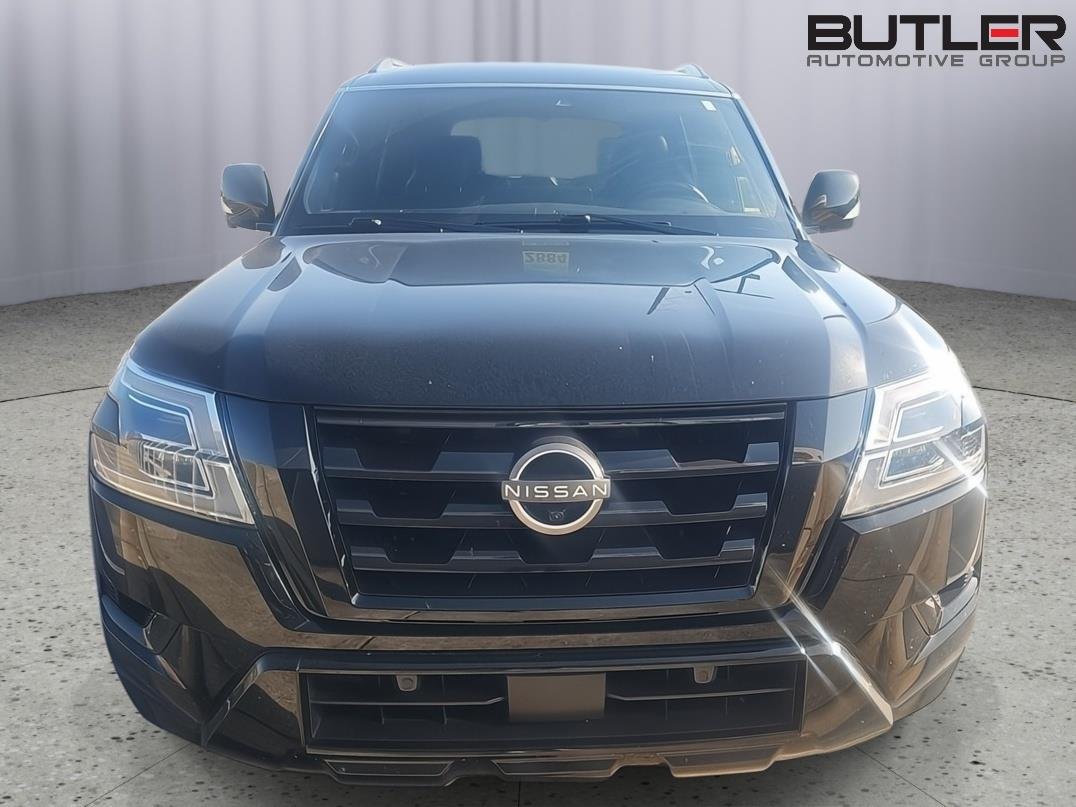 Used 2022 Super Black Nissan SL image 6