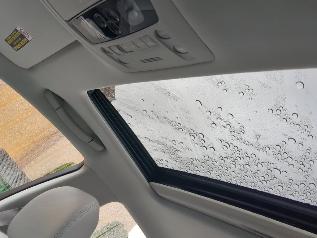 Used 2008 Silver Lexus 350 image 27