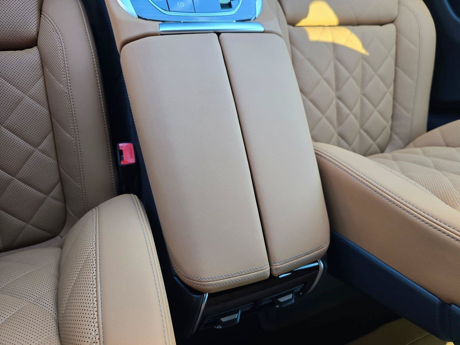 New 2026 Mineral White Metallic BMW xDrive50e image 24
