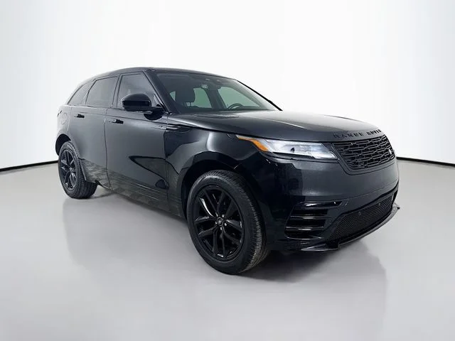 Used 2026 Black Land Rover Dynamic SE image 3