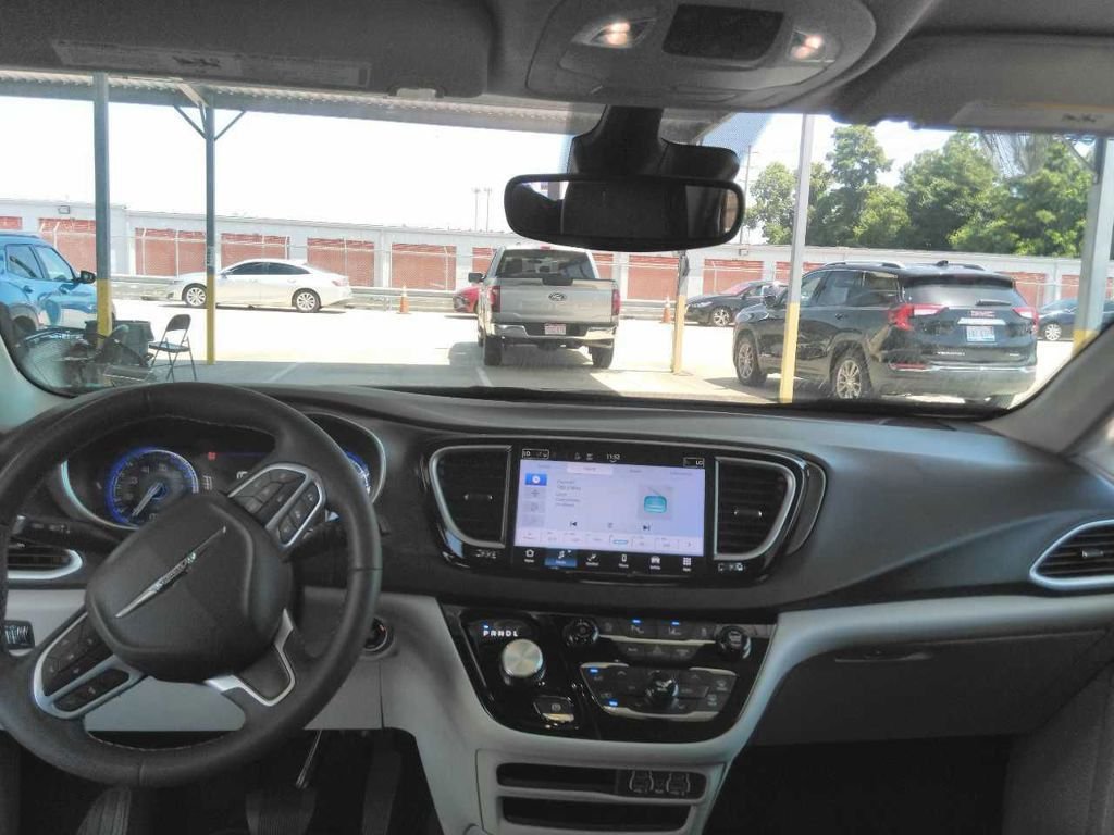 Used 2024 White Chrysler Touring L image 11