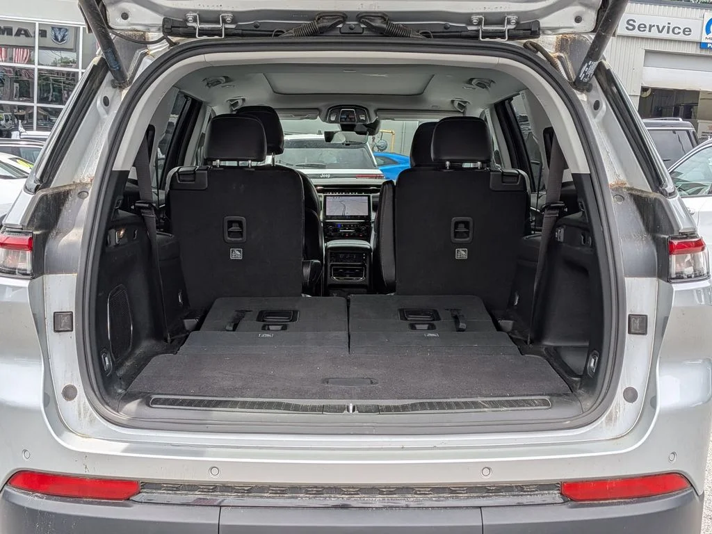 Used 2023 Silver Jeep Limited image 8