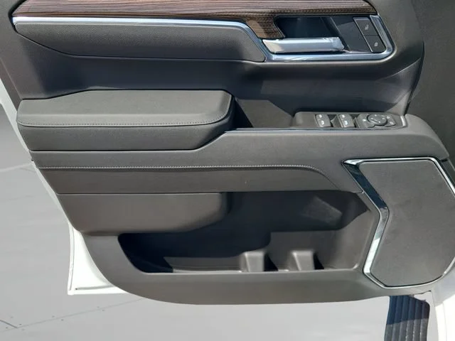 New 2026 Summit White Chevrolet LT Trail Boss image 21