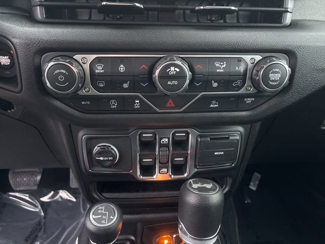 New 2026 Black Clear-Coat Exterior Paint Jeep Sport S image 23