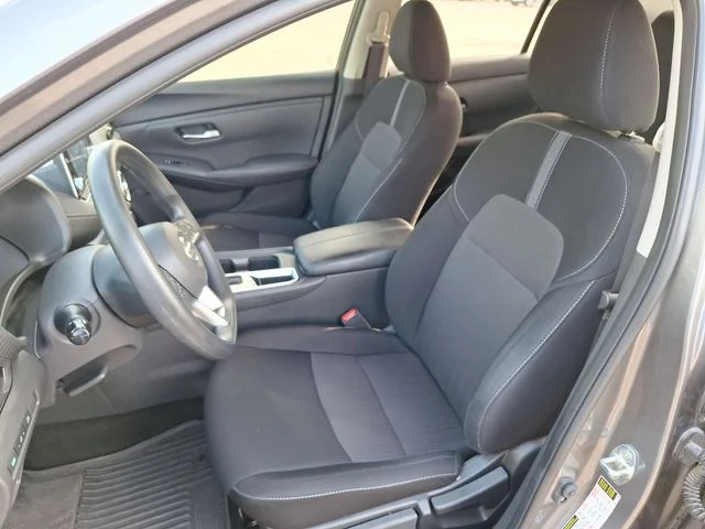 Used 2023 Gray Nissan SV image 9