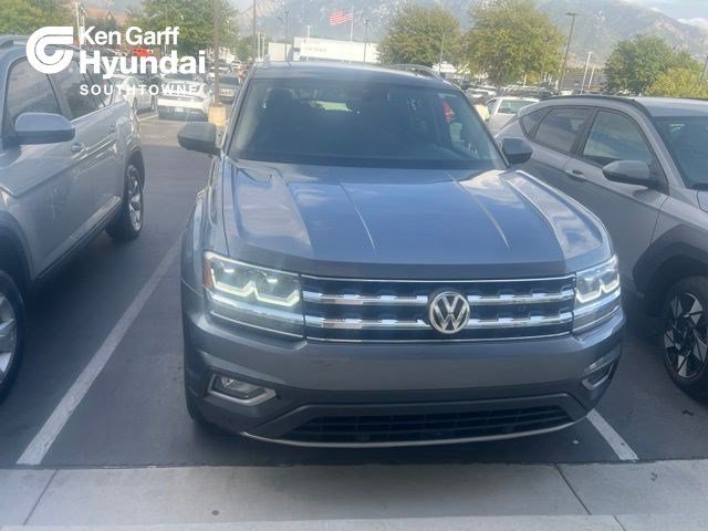 Used 2019 Platinum Gray Metallic Volkswagen 3.6L V6 SEL Premium image 1
