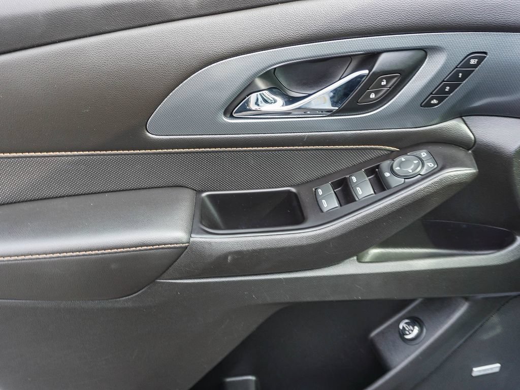Used 2020 SUMMIT WHITE Chevrolet Premier image 18