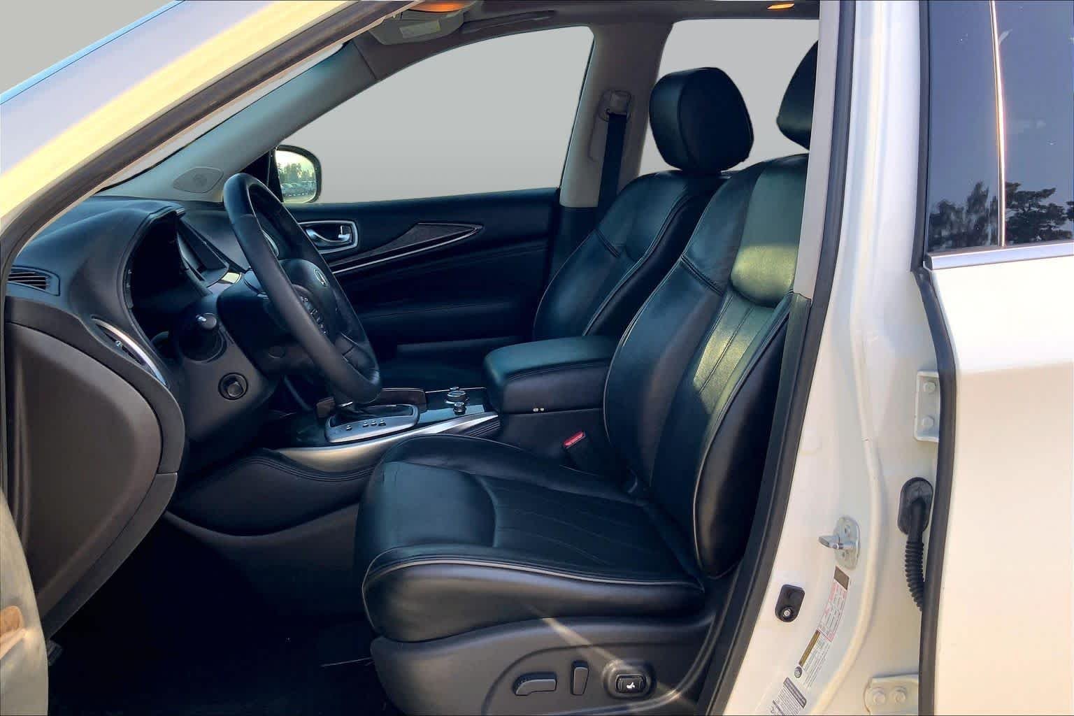 Pre-Owned 2015 INFINITI QX60