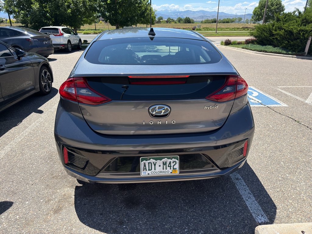 Used 2017 Summit Gray Hyundai SEL image 7