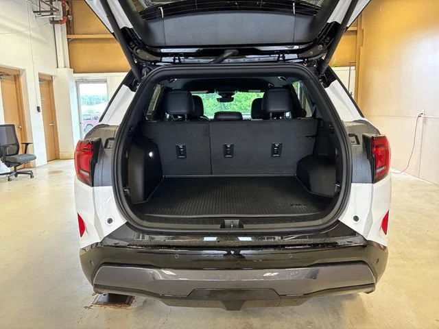 New 2027 Summit White GMC AT4 image 17