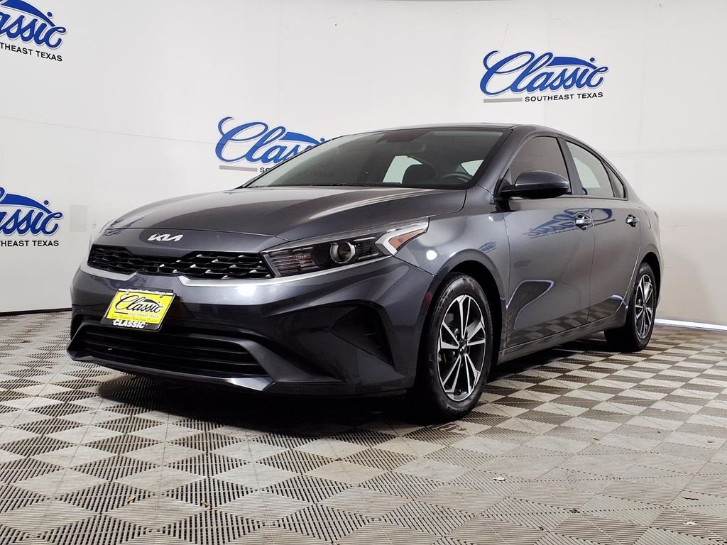 Used 2024 Gray Kia LXS image 5