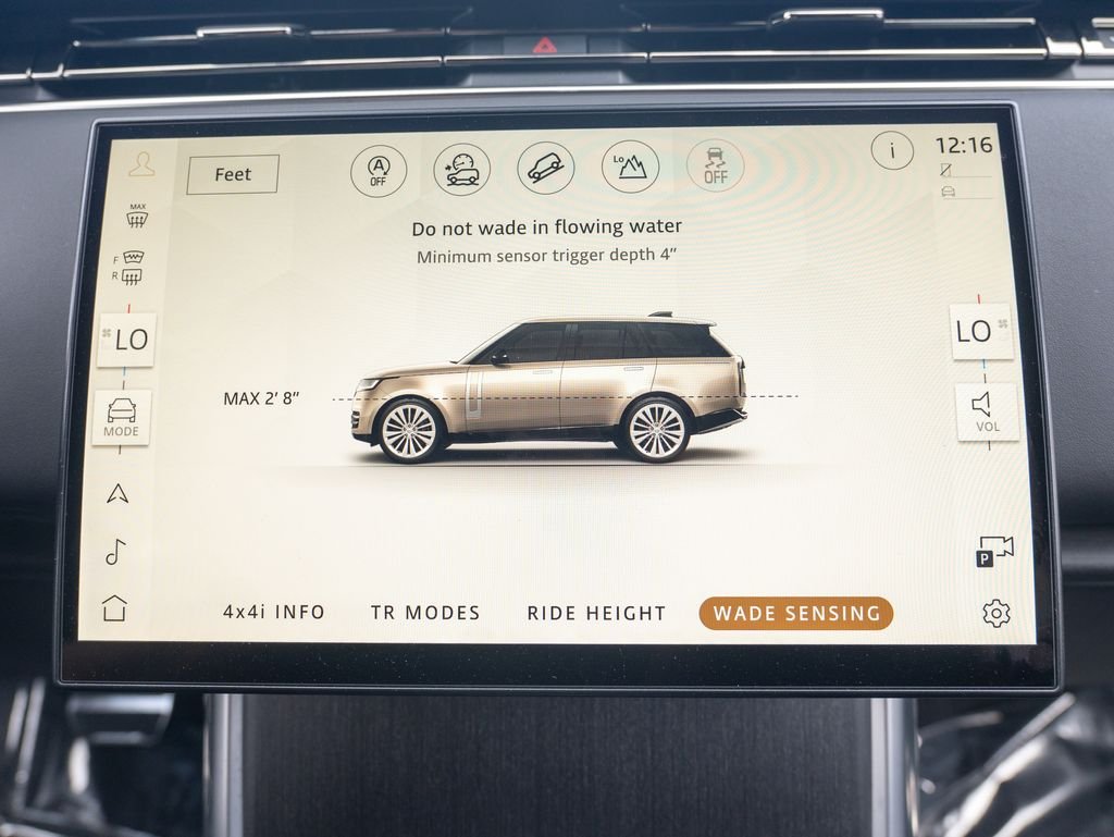 Used 2024 Silver Land Rover SE image 28