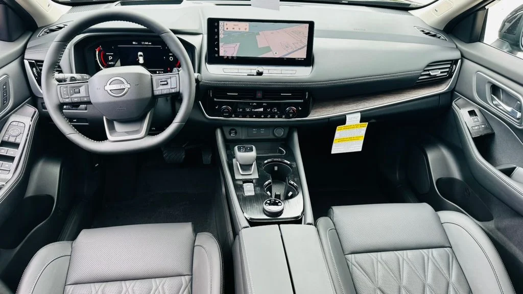 2026 Nissan Rogue Platinum - Photo 14