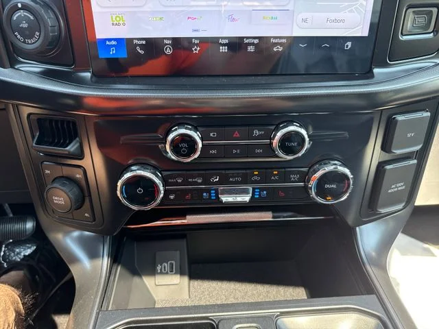 New 2026 Oxford White Ford Lariat® image 28