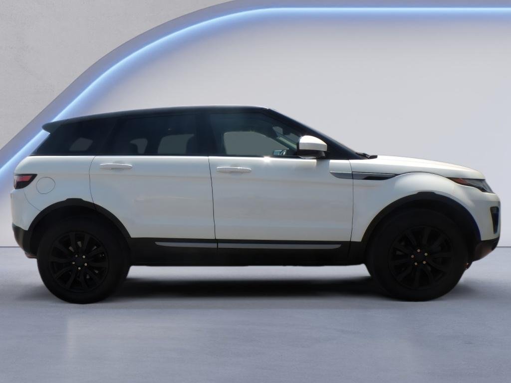 Used 2018 Fuji White Land Rover SE image 4