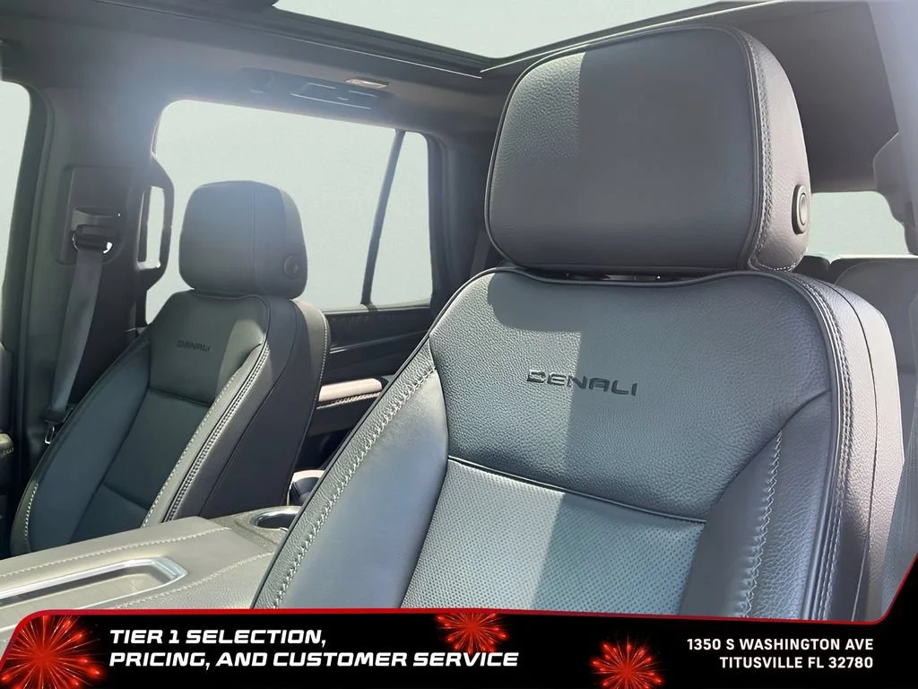 Used 2022 White Frost Tricoat GMC Denali image 24