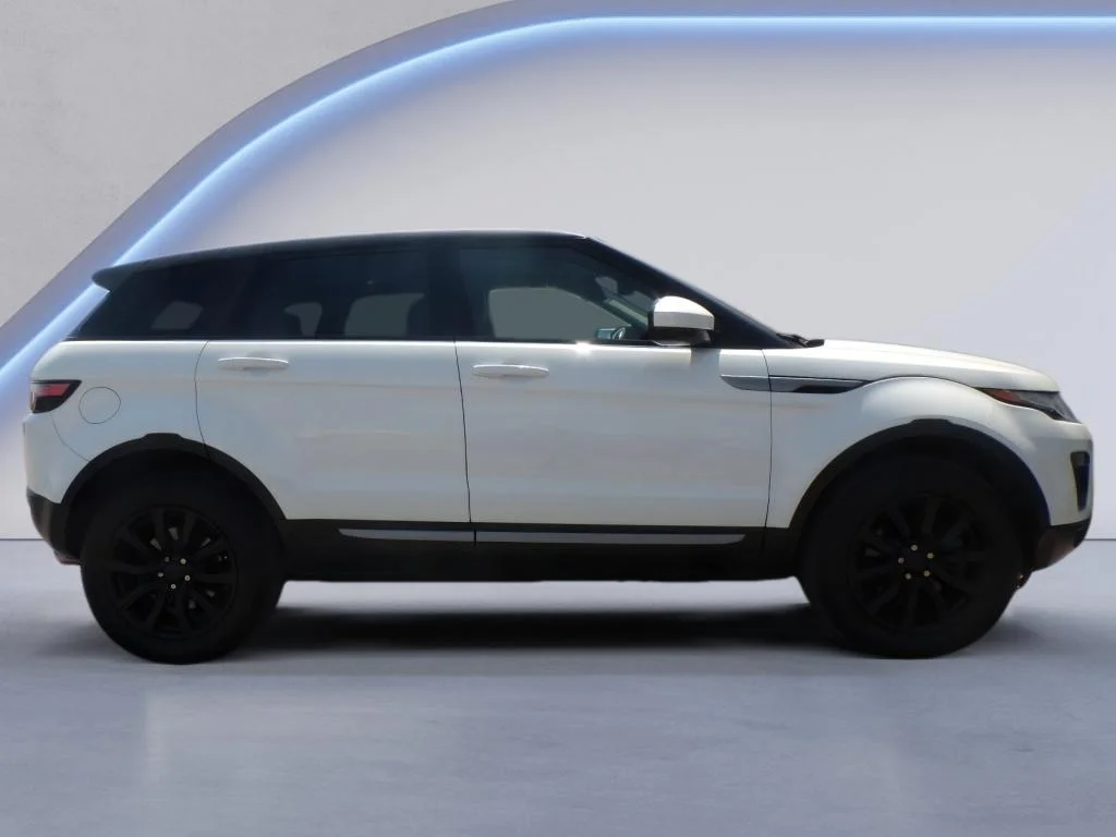 Used 2018 Fuji White Land Rover SE image 4