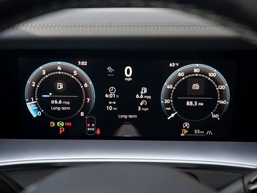 New 2026 Platinum Gray Metallic Volkswagen 2.0T SE image 11