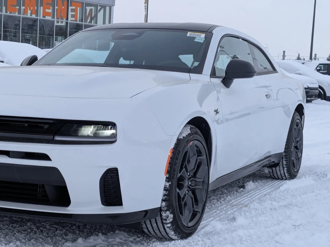 New 2026 White Dodge R/T - - AWD - Blacktop Pack - Hurricane Turbo - 20 Black Wheels & More! image 10