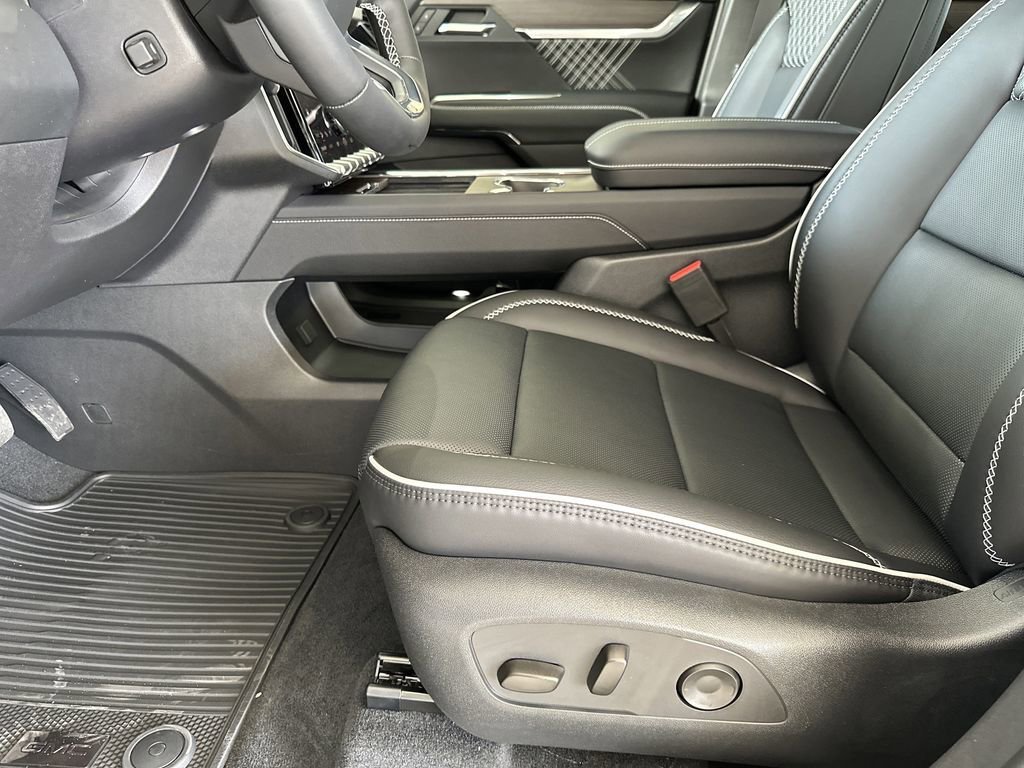 2026 GMC Acadia Denali - Photo 14