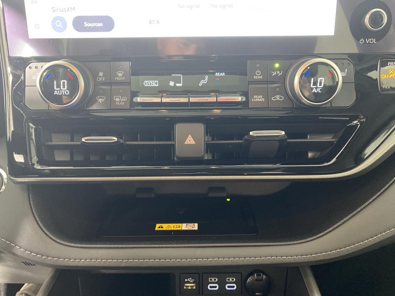 Used 2023 Wind Chill Pearl Toyota XLE image 27