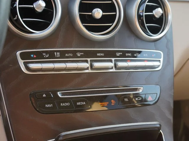 Used 2019 White Mercedes-Benz GLC 300 image 25