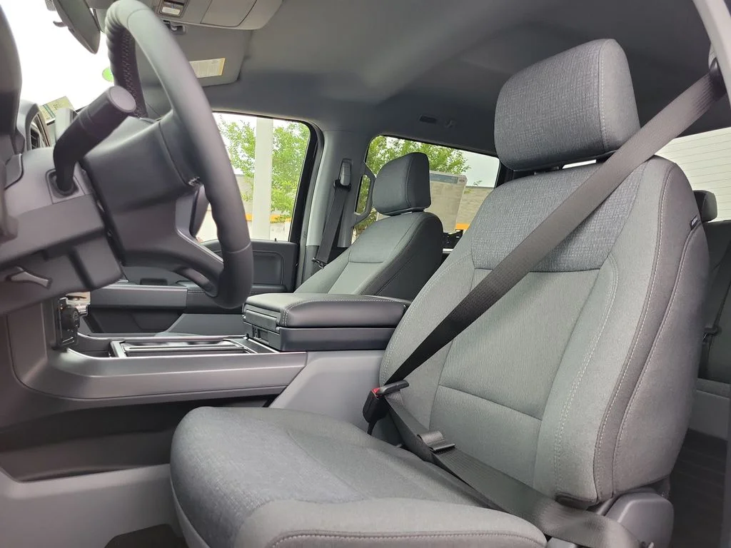 New 2026 Agate Black Metallic Ford XLT image 17