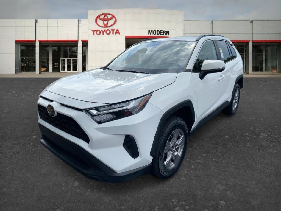 Used 2022 White Toyota XLE image 1