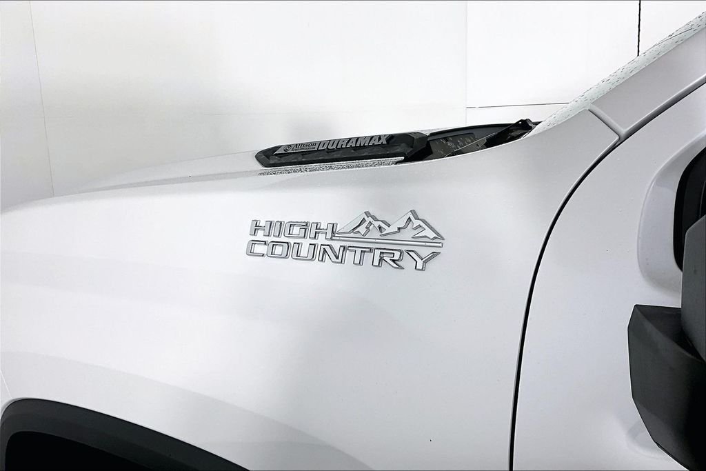 Used 2021 White Chevrolet High Country image 24