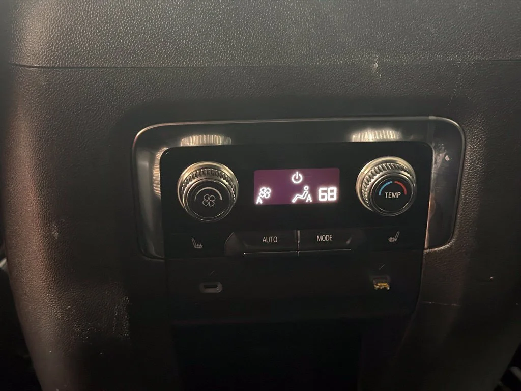 Used 2022 Onyx Black GMC Denali image 20